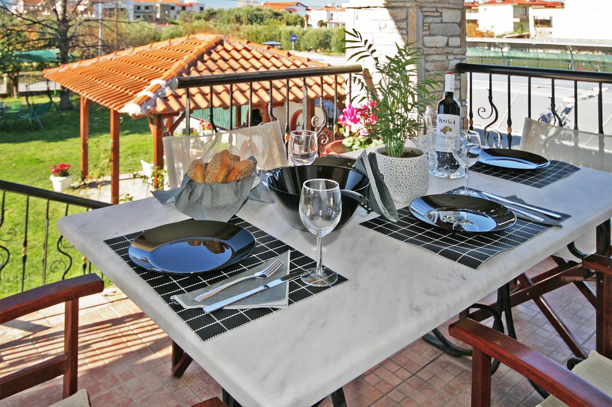 Private 6-Bdrm Villa With Garden 150M To Beach 帕拉迪索 外观 照片