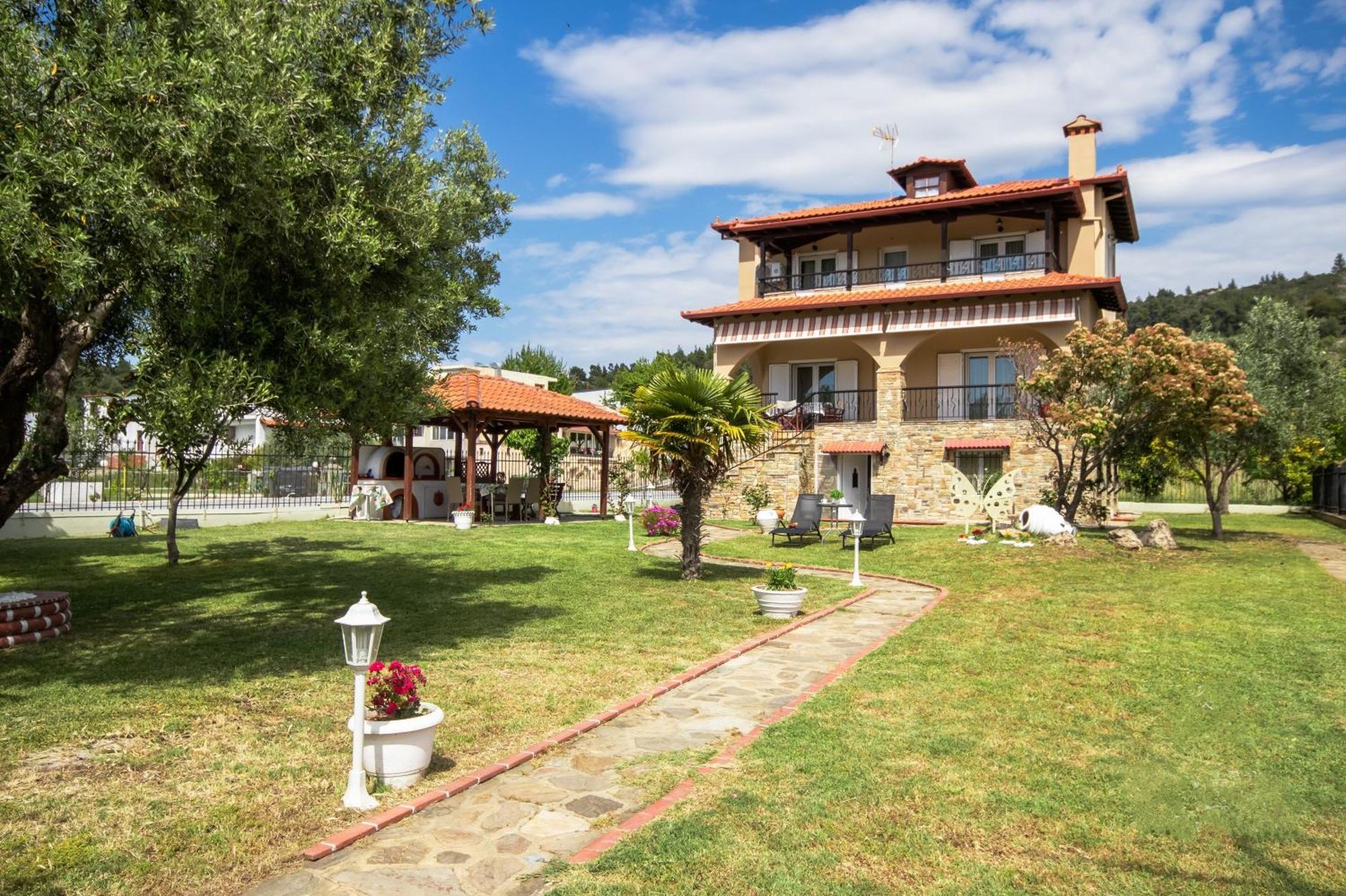 Private 6-Bdrm Villa With Garden 150M To Beach 帕拉迪索 外观 照片